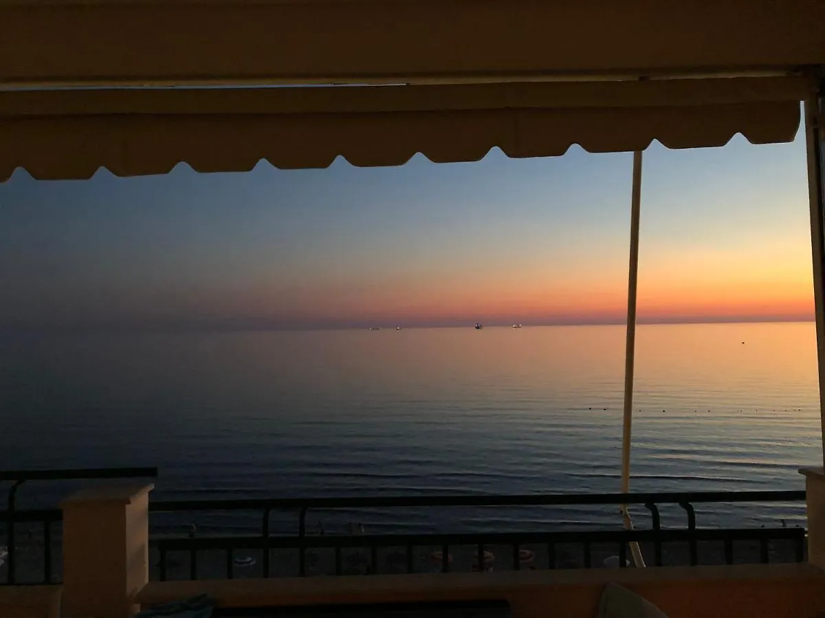 Summertime Luxury Apartment With Amazing Sea View Дуррес