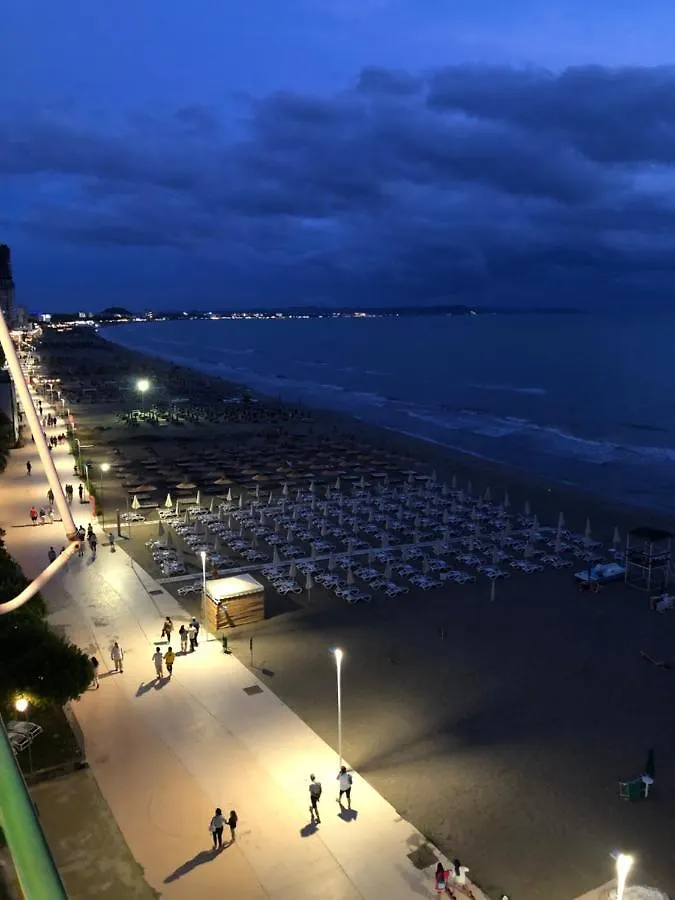 Summertime Luxury Apartment With Amazing Sea View Дуррес