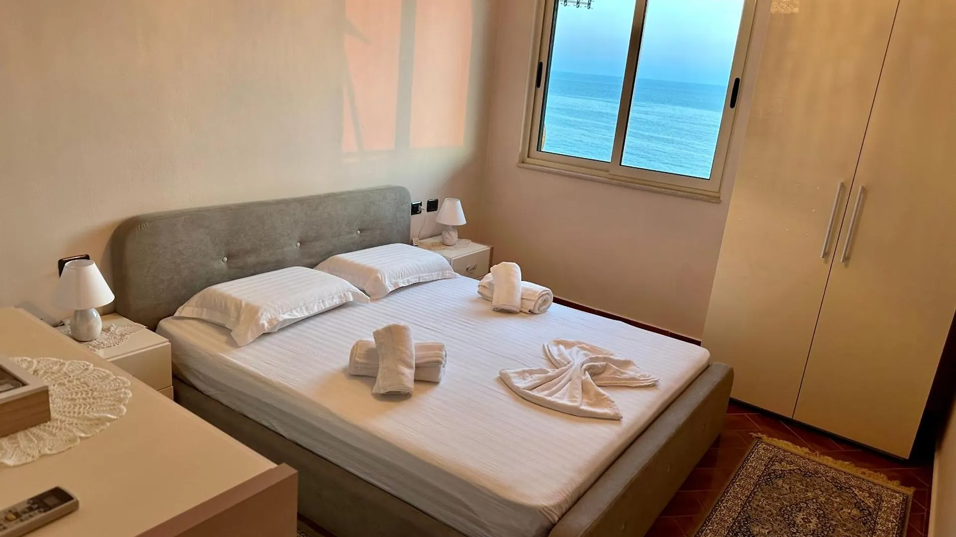 Summertime Luxury Apartment With Amazing Sea View Дуррес