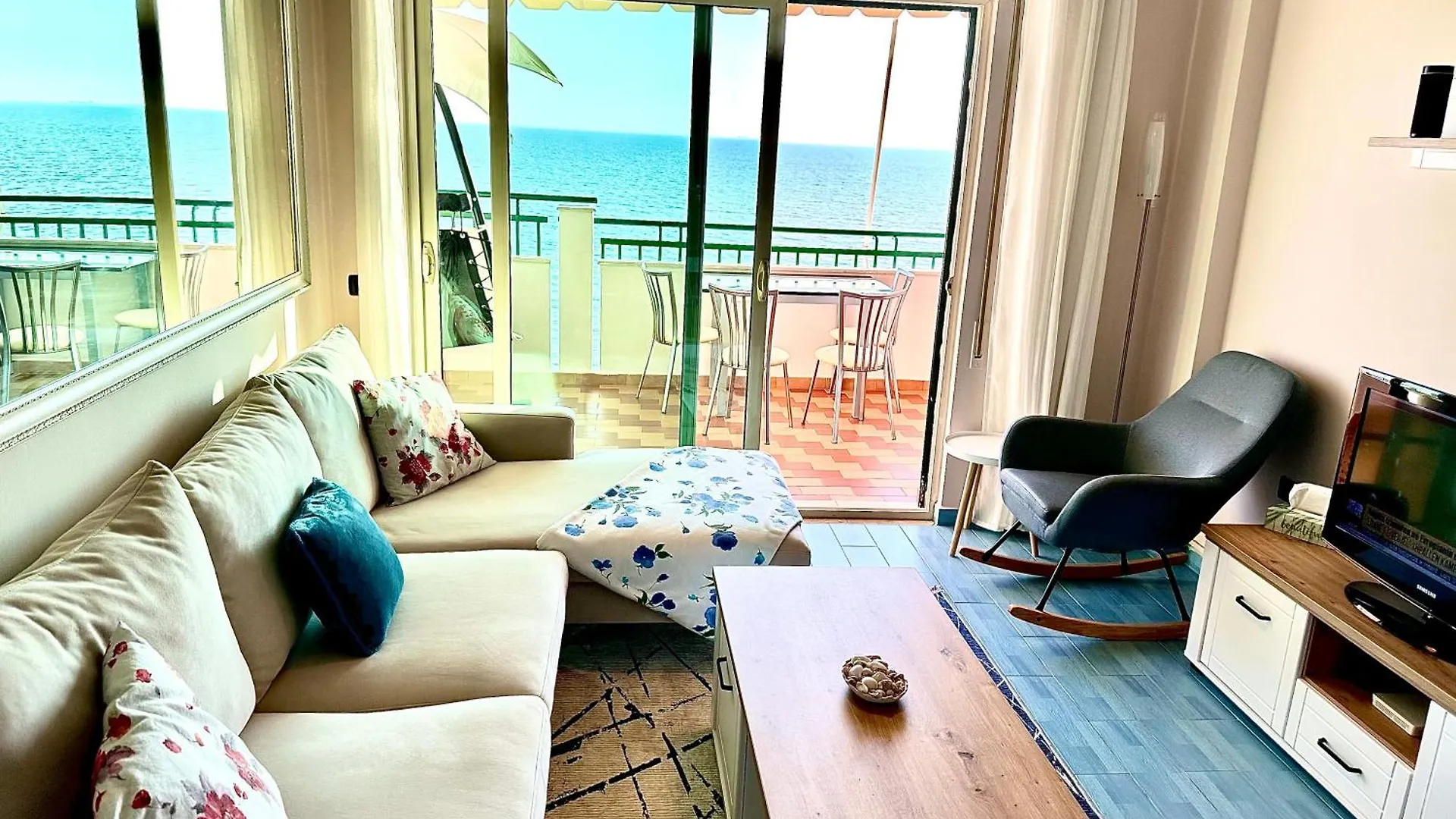 Summertime Luxury Apartment With Amazing Sea View Дуррес